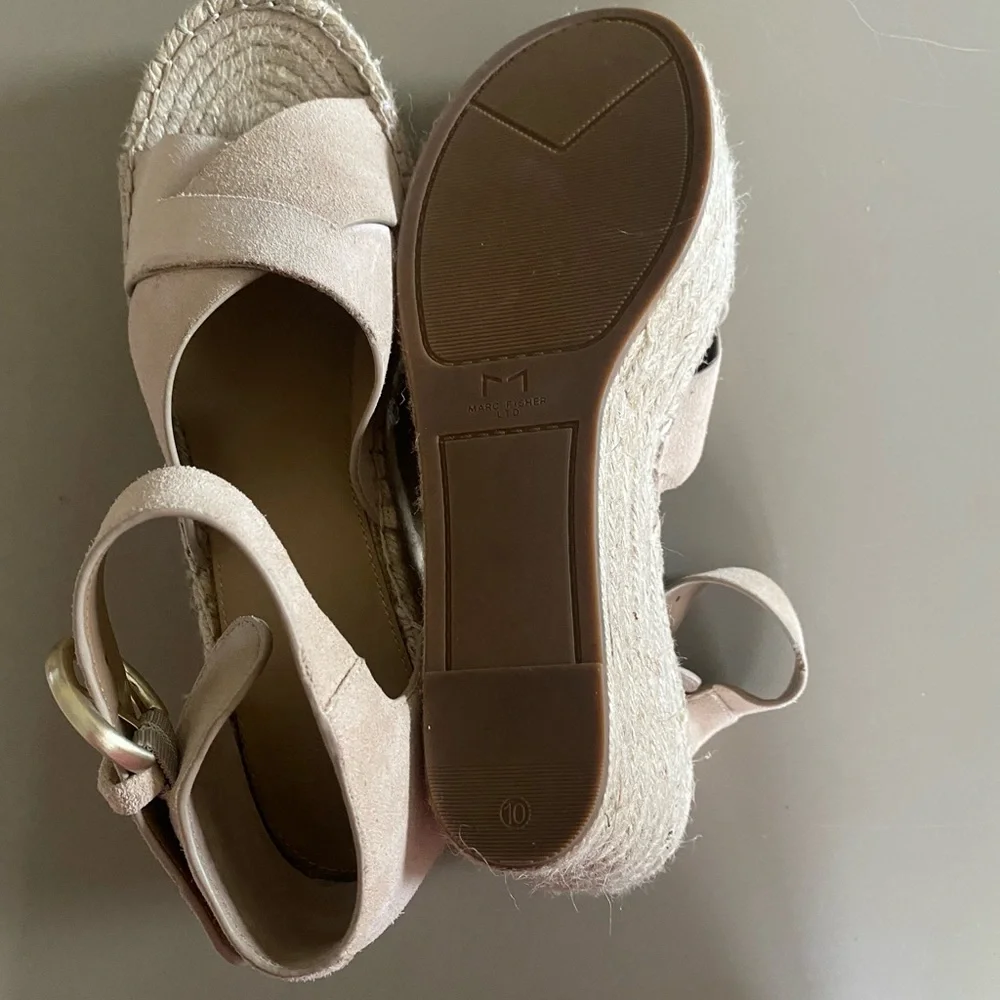 Marc Fisher Amari Espadrille Wedge Sandal Size l0M‎ Light Taupe Suede Nautical